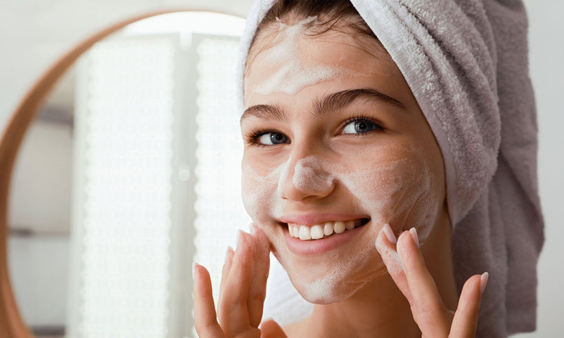 Essential guide to teenage spots & skin problems image